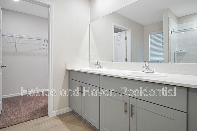 Building Photo - 3889 Geranium Ave