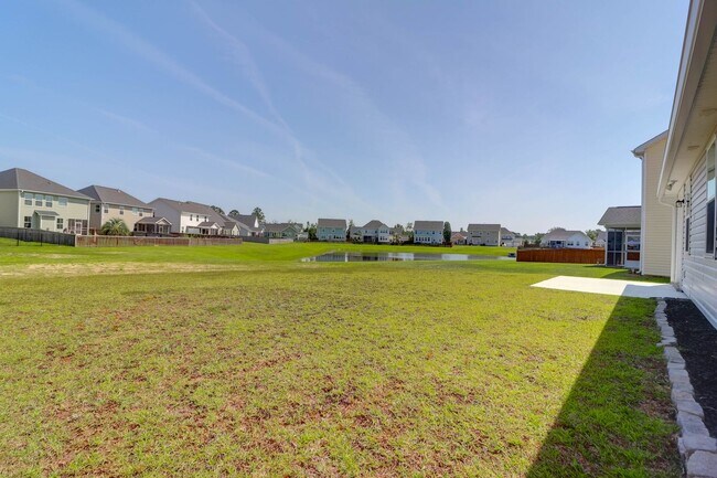 Building Photo - Pristine and Calm Home in Moncks Corner