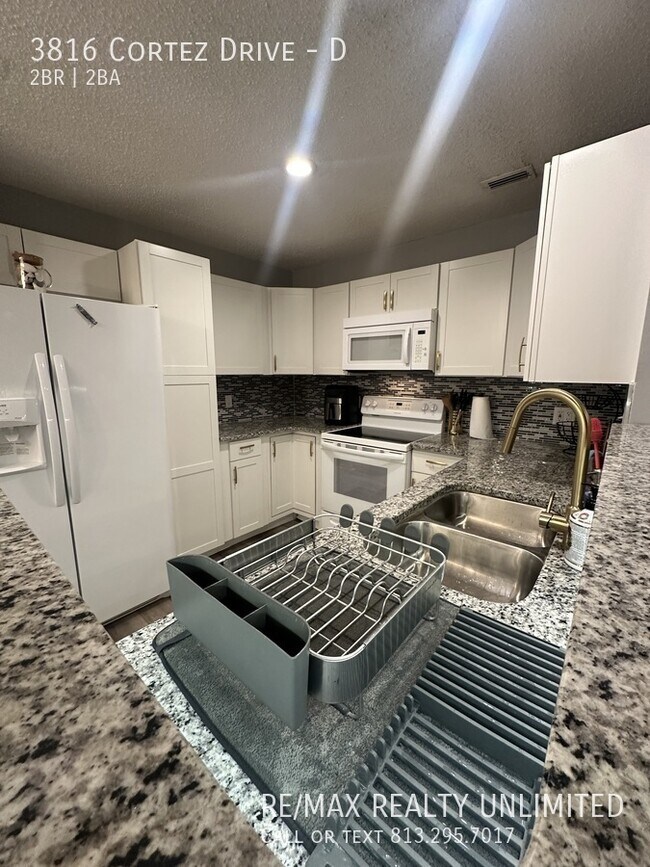 Building Photo - 3816 Cortez Dr