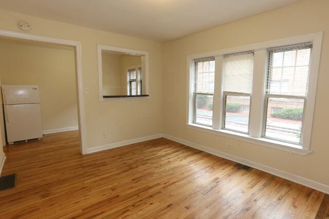 Building Photo - 714 W Barry Ave