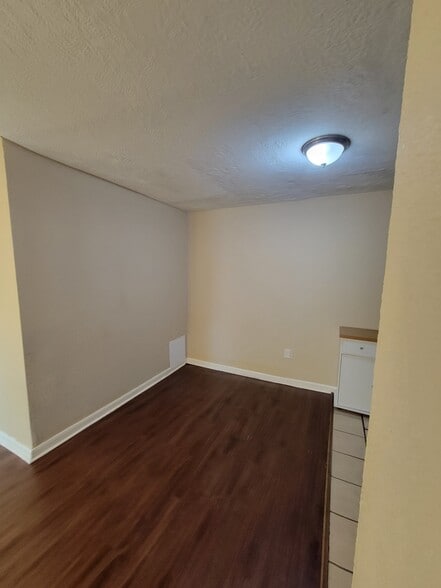 Unit C - Dining Room - 126 Gulf Pump Rd