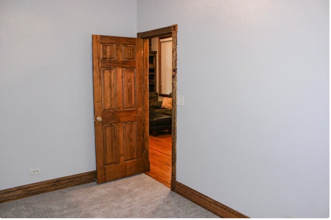 Building Photo - 1451 N Artesian Ave