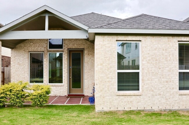 Building Photo - 17631 Carnation Gln Dr