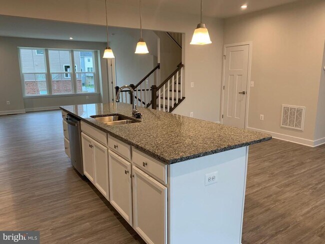 Building Photo - 11263 Dry Spring Dr