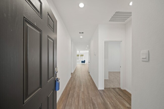 Building Photo - 210 Bella Wy