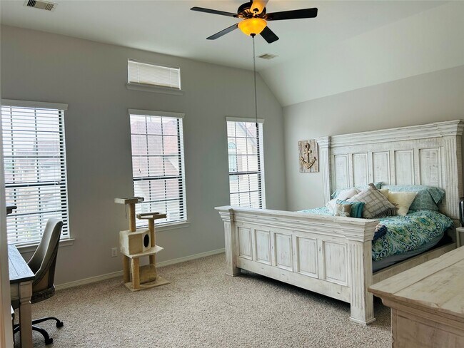 Building Photo - 2746 King's Retreat Cir