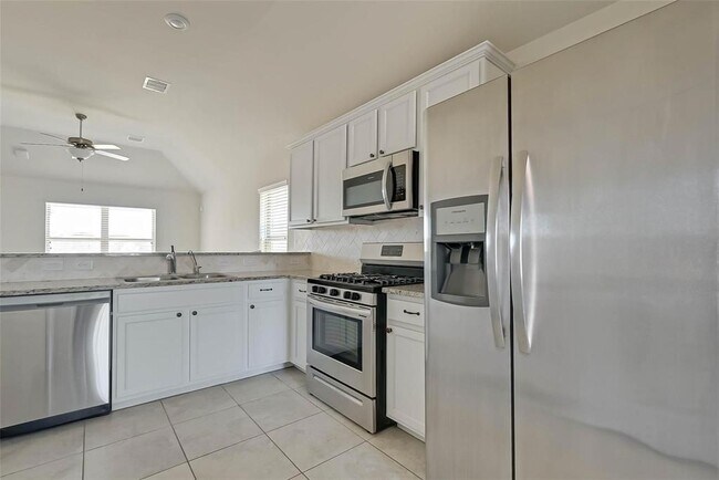 Building Photo - 20323 Creekdale Bend Dr