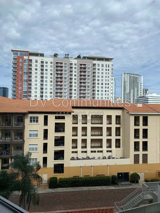 Building Photo - 470 3rd St S