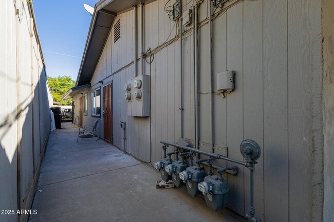 Building Photo - 936 W Rio Salado Pkwy