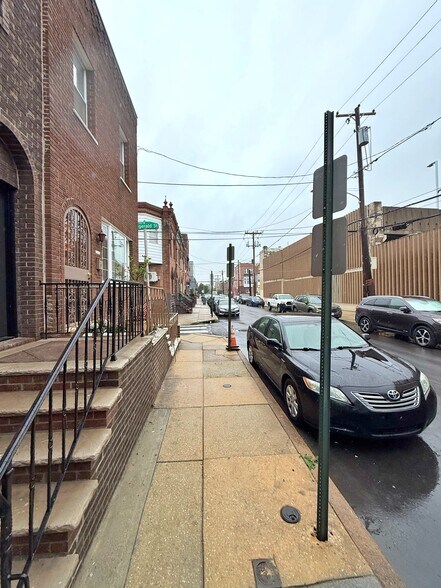 Building Photo - 2323 S 13th St