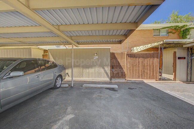 Building Photo - 9037 E Nassau Ave