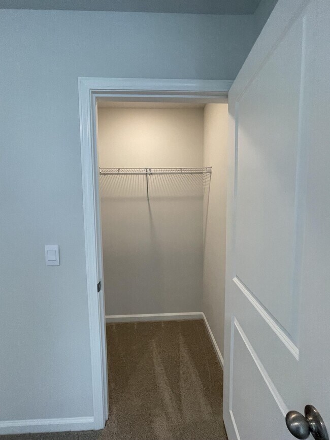 Building Photo - 240 Blue Haw Dr