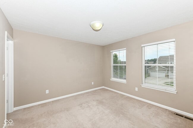 Building Photo - 14080 Knightstown Dr W