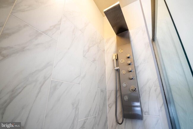 Building Photo - 3842 Sugarloaf Pkwy