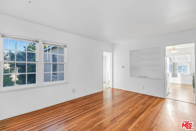 Primary Photo - 1352 Ocean Park Blvd