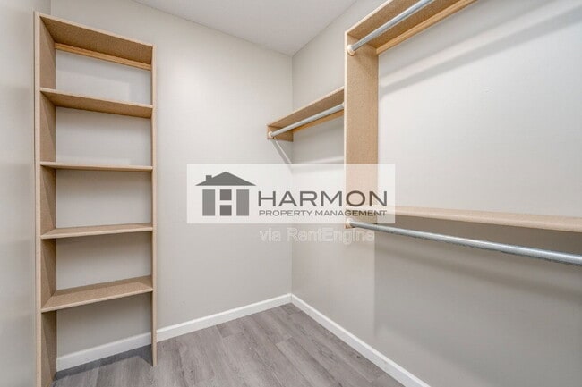 Building Photo - 412 N Georgie Ave