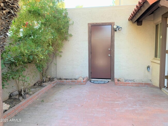 Building Photo - 8125 E Glenrosa Ave