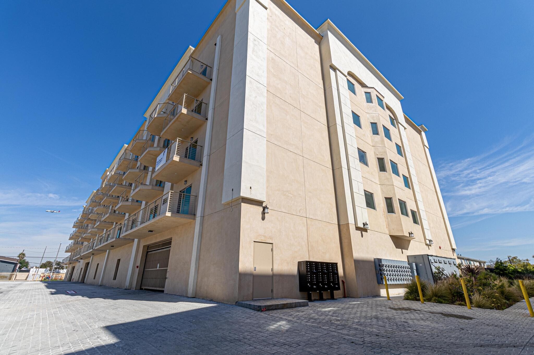 Building Photo - 3672 W Imperial Hwy