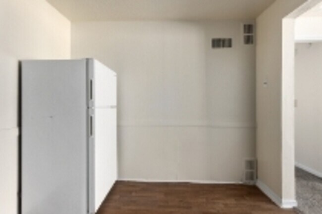 Building Photo - 439 W 87 Pl