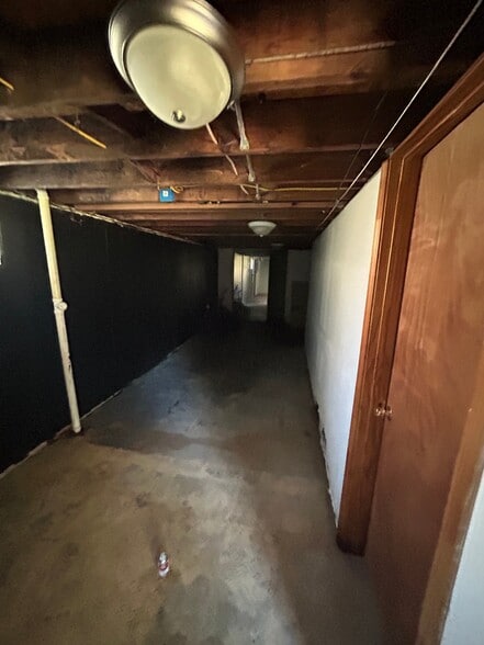 Building Photo - 6998 Edison Ave