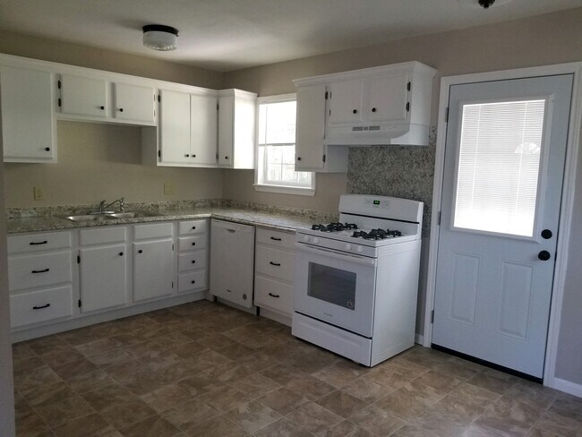 Building Photo - 1221 Jones- House