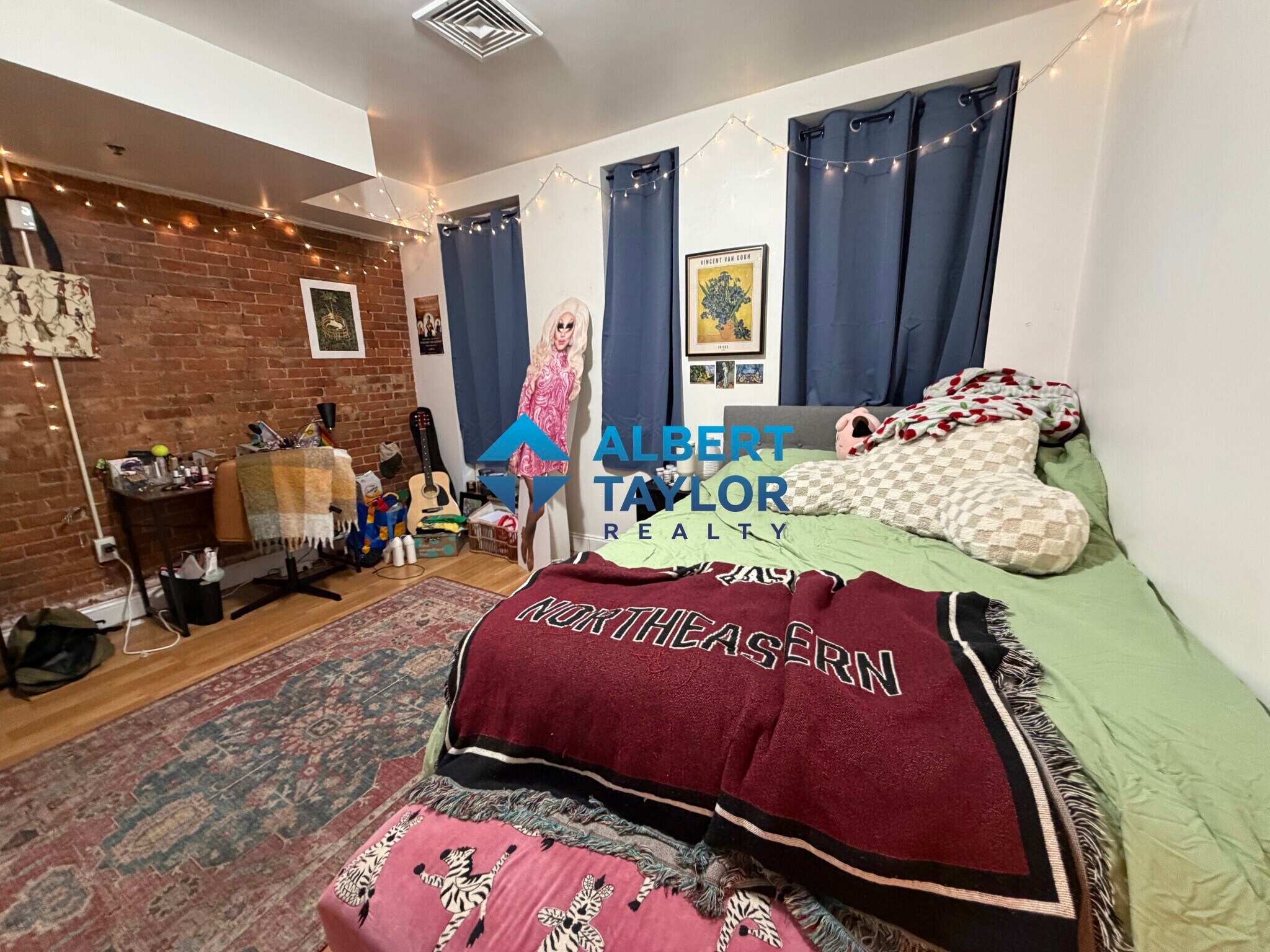 Building Photo - 243 Northampton St