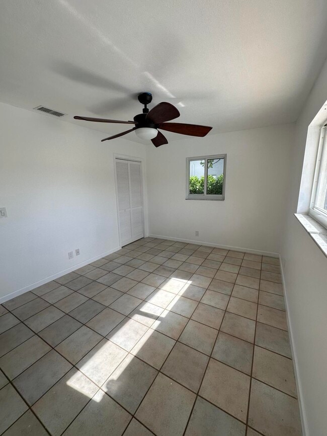 Building Photo - 2030 Bonnie St