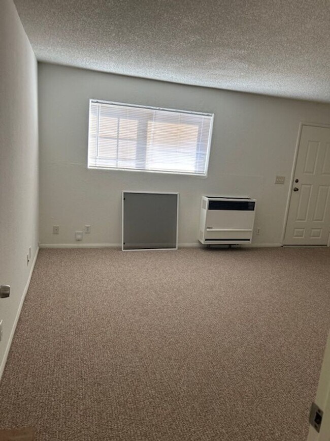 Building Photo - 267 W Amar St