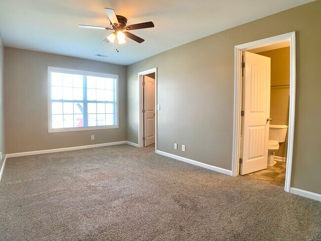 Building Photo - 216 Alexander Blvd