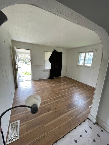 Building Photo - 1764 E Johns Ave