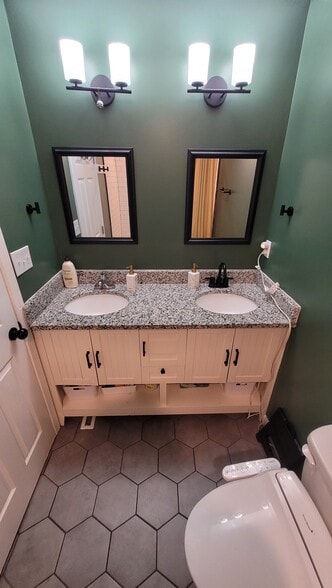 Building Photo - 400 N Third Ave