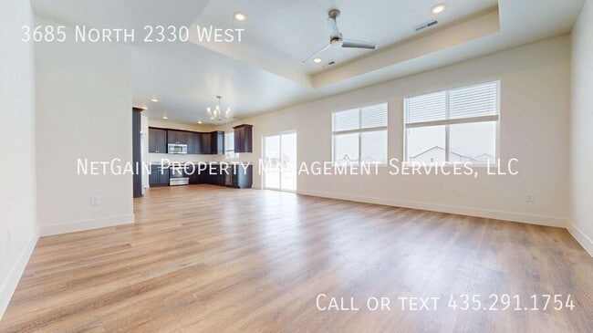 Building Photo - 3685 2330