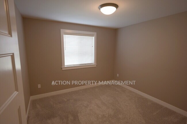 Building Photo - 2 bed + office, 2 bath home in Sequim