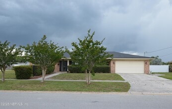 Building Photo - 2887 Navajo Rd