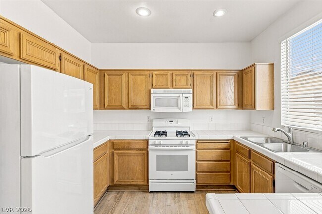 Building Photo - 10521 Angel Dreams Ave