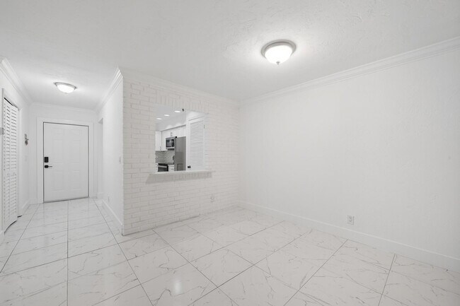 Building Photo - 1443 SW 27th Ave