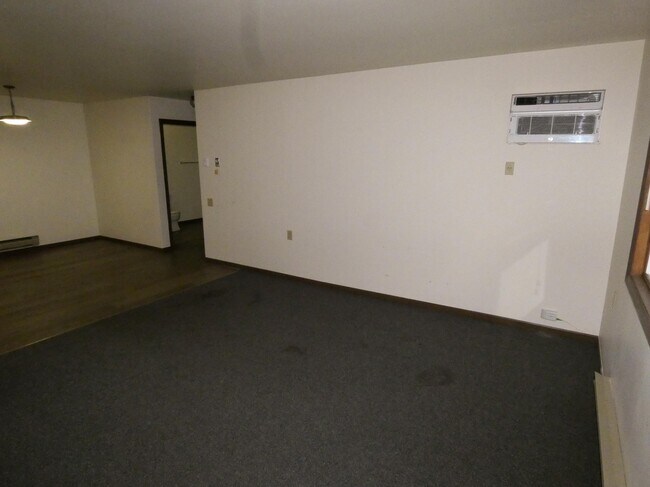 Building Photo - 401 Grant St