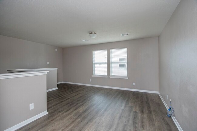 Building Photo - 2209 Onyx Ct