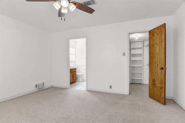 Building Photo - 924 W Kiowa Dr