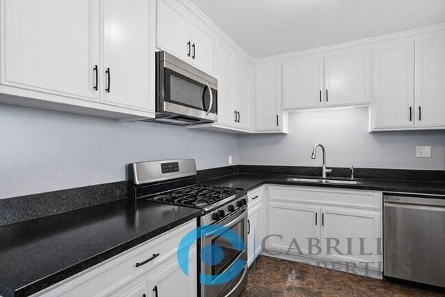 Building Photo - 4330 Cleveland Ave