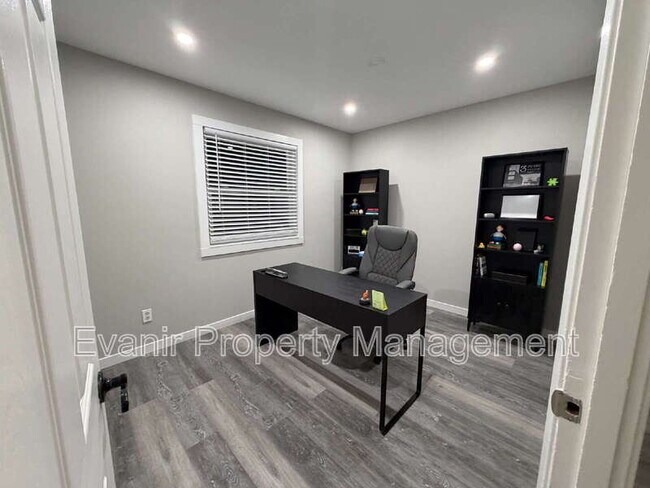Building Photo - 11884 Hamden Dr
