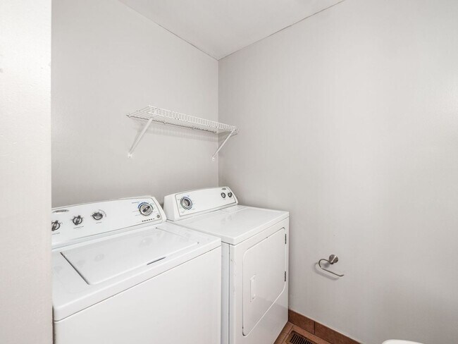 Building Photo - 24 Chittenden Ave