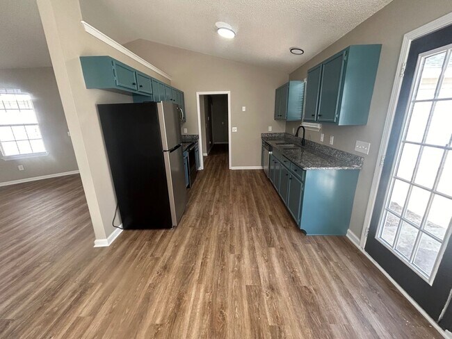 Building Photo - 25 Oak Lake Ct