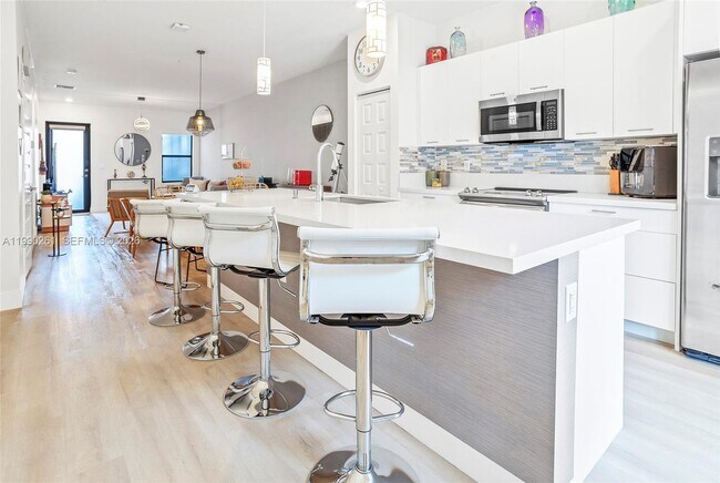 Building Photo - 8055 NW 104th Ave