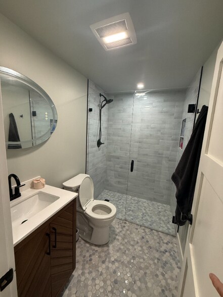 Building Photo - 2424 W Mulberry St