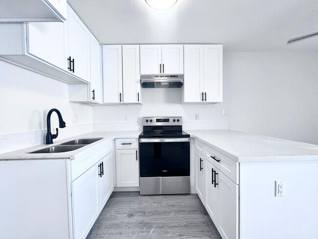 Interior Photo - com358