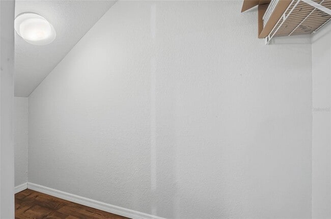 Building Photo - 8809 Manor Loop