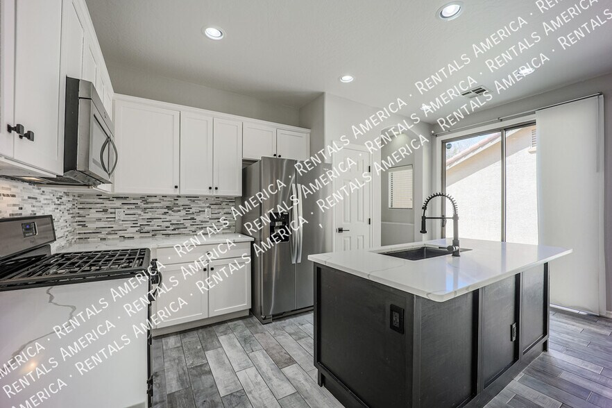 Building Photo - 18830 E Swan Dr