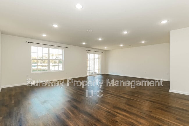 Building Photo - 2503 Charleston Dr