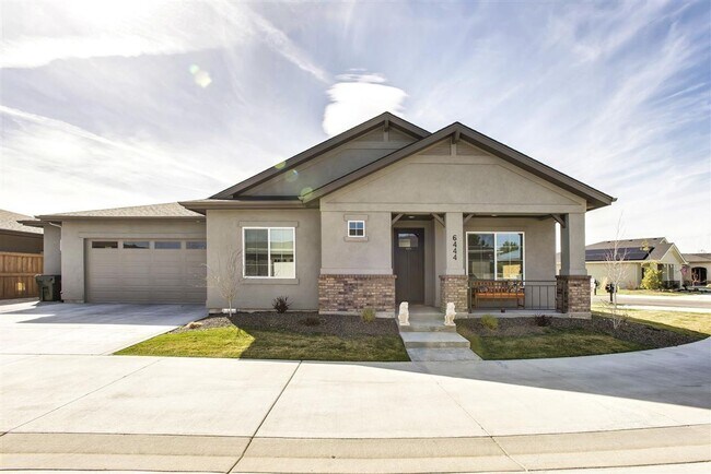 Primary Photo - Beautiful 3 bed, 2 bath home in SpurWing G...